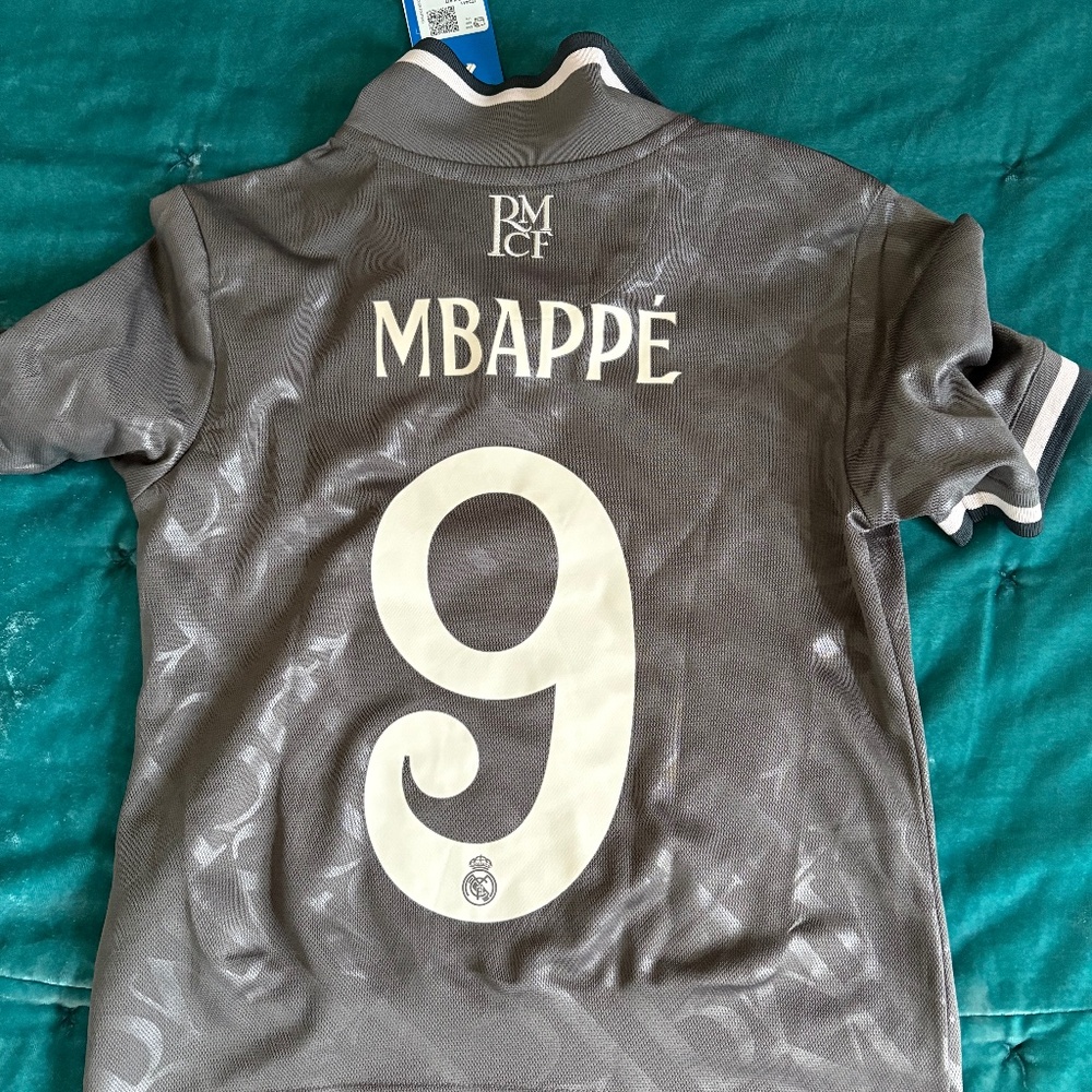 Kids Real Madrid MBappe Kit